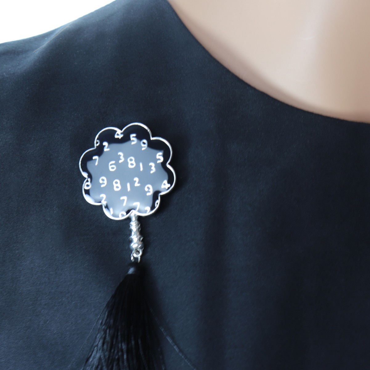 Un petit cadeau d'une broche à - Vintage Fashion Kyoto avis et prix